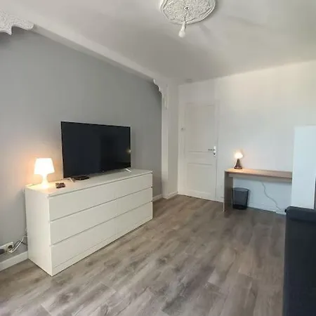 F4 Avec Vue / Flat With Sea View 3 Bedrooms شقة *