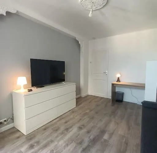 F4 Avec Vue / Flat With Sea View 3 Bedrooms شقة *