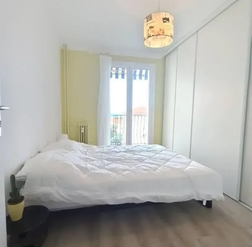 F4 Avec Vue / Flat With Sea View 3 Bedrooms شقة نيس